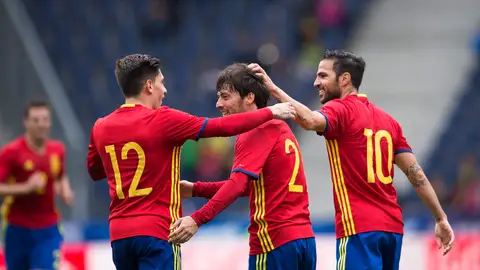 Los jugadores de España celebran el golazo de Silva ante Corea del Sur Los jugadores de España celebran el golazo de Silva ante Corea del Sur