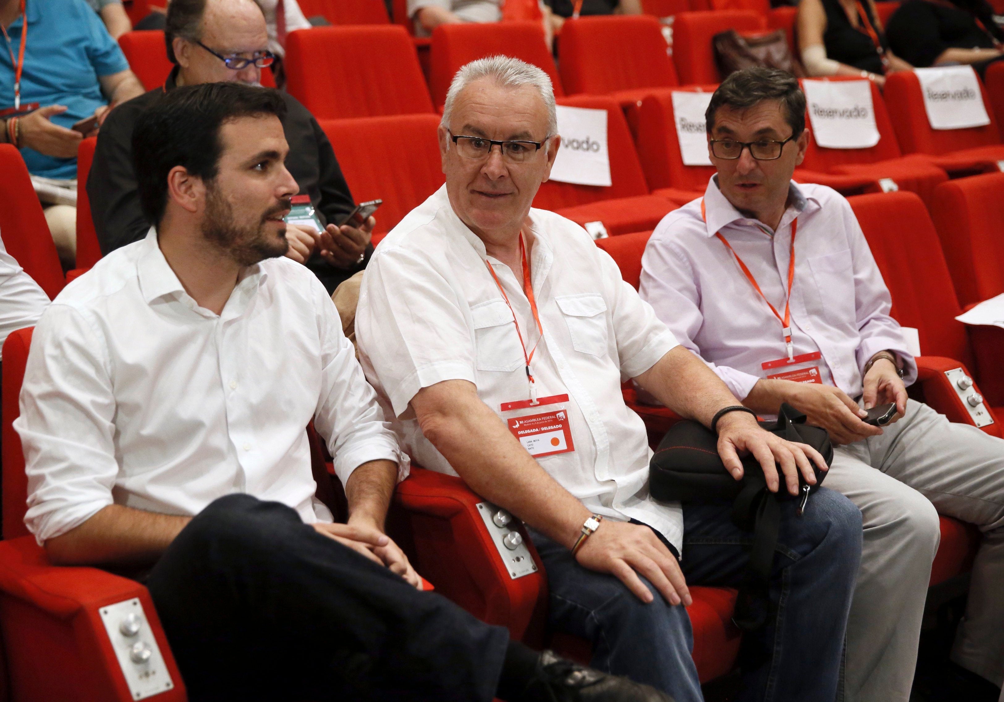 Garzón, nuevo coordinador de IU por 63 votos a favor y ninguno en contra Garzón, nuevo coordinador de IU por 63 votos a favor y ninguno en contra