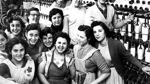 Mujeres en el franquismo Mujeres en el franquismo