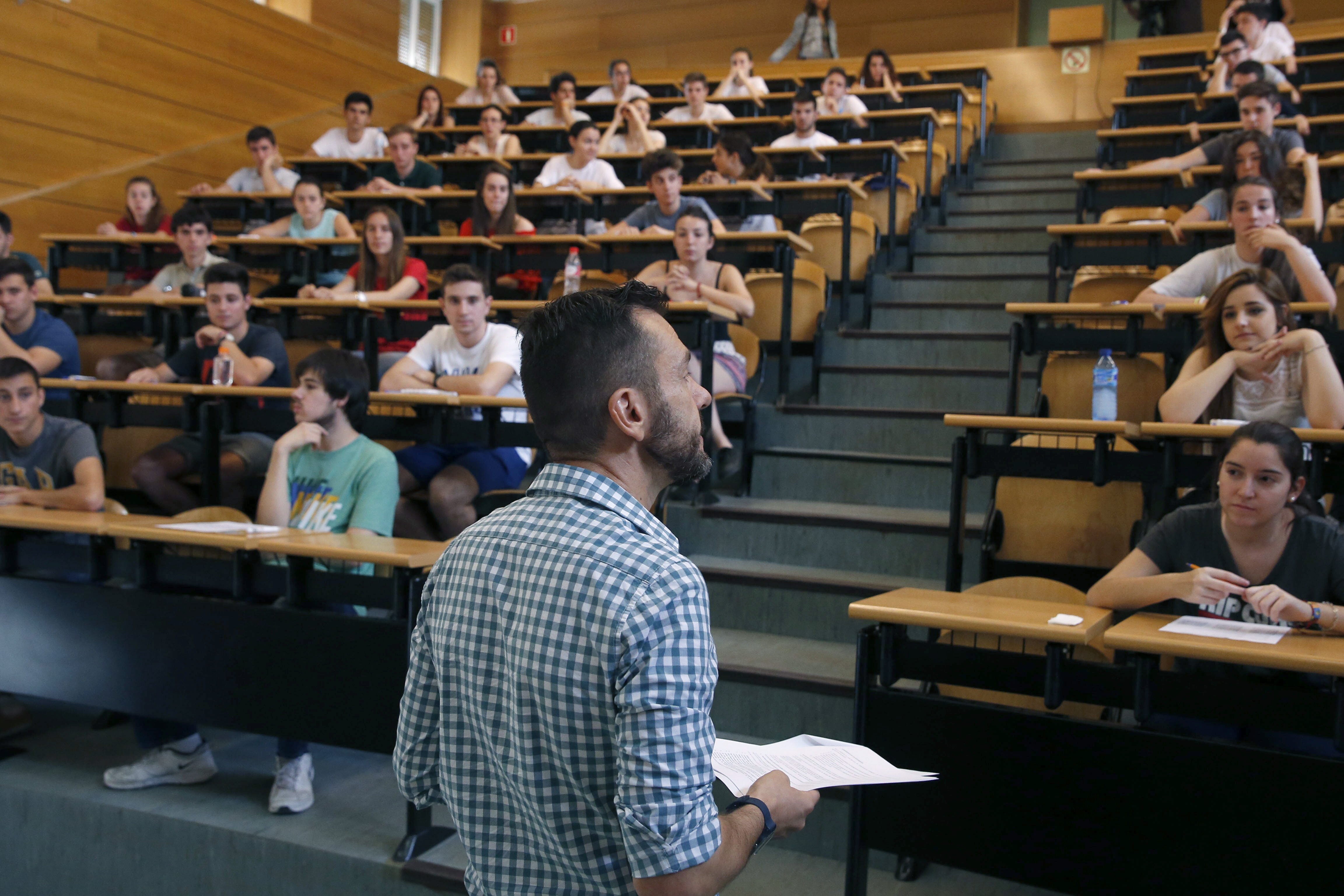 Latitud Cero: Así es el examen de Selectividad en Reino Unido