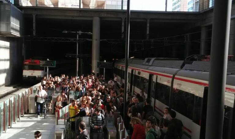 Trens Dignes al Maestrat denuncia "situaciones peligrosas" que demuestran la necesidad de ampliar los trenes hasta Vinaròs Trens Dignes al Maestrat denuncia "situaciones peligrosas" que demuestran la necesidad de ampliar los trenes hasta Vinaròs