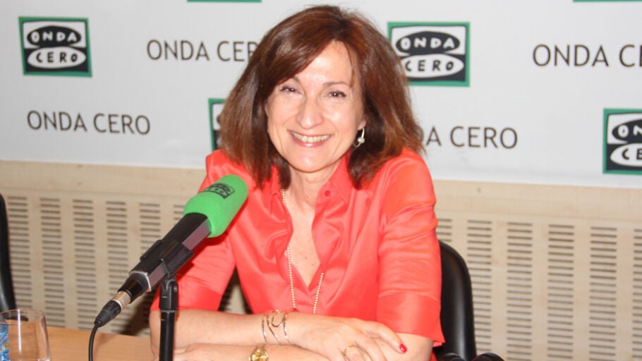 Paloma S&aacute;nchez Garnica en los estudios de Onda Cero