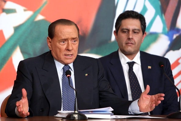 Hospitalizan a Berlusconi por un problema de corazón, aunque su vida no corre peligro Hospitalizan a Berlusconi por un problema de corazón, aunque su vida no corre peligro