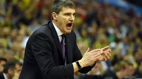 Velimir Perasovic, en un encuentro con el Laboral Kutxa Velimir Perasovic, en un encuentro con el Laboral Kutxa