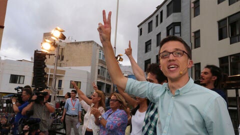 I&ntilde;igo Errej&oacute;n, durante el mitin que este partido celebro hoy en Las Palmas de Gran Canaria
