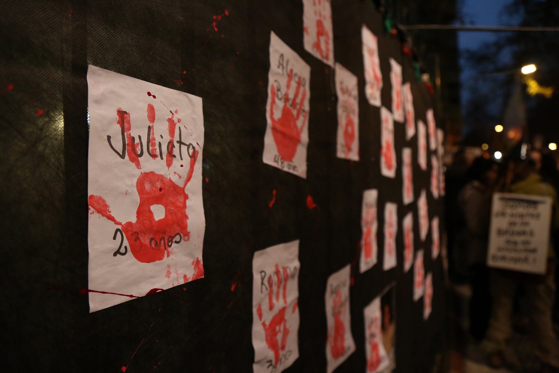 Una niña de 13 años despierta en el hospital entre gritos de haber sido violada "por todos" en una fiesta en Argentina Una niña de 13 años despierta en el hospital entre gritos de haber sido violada "por todos" en una fiesta en Argentina