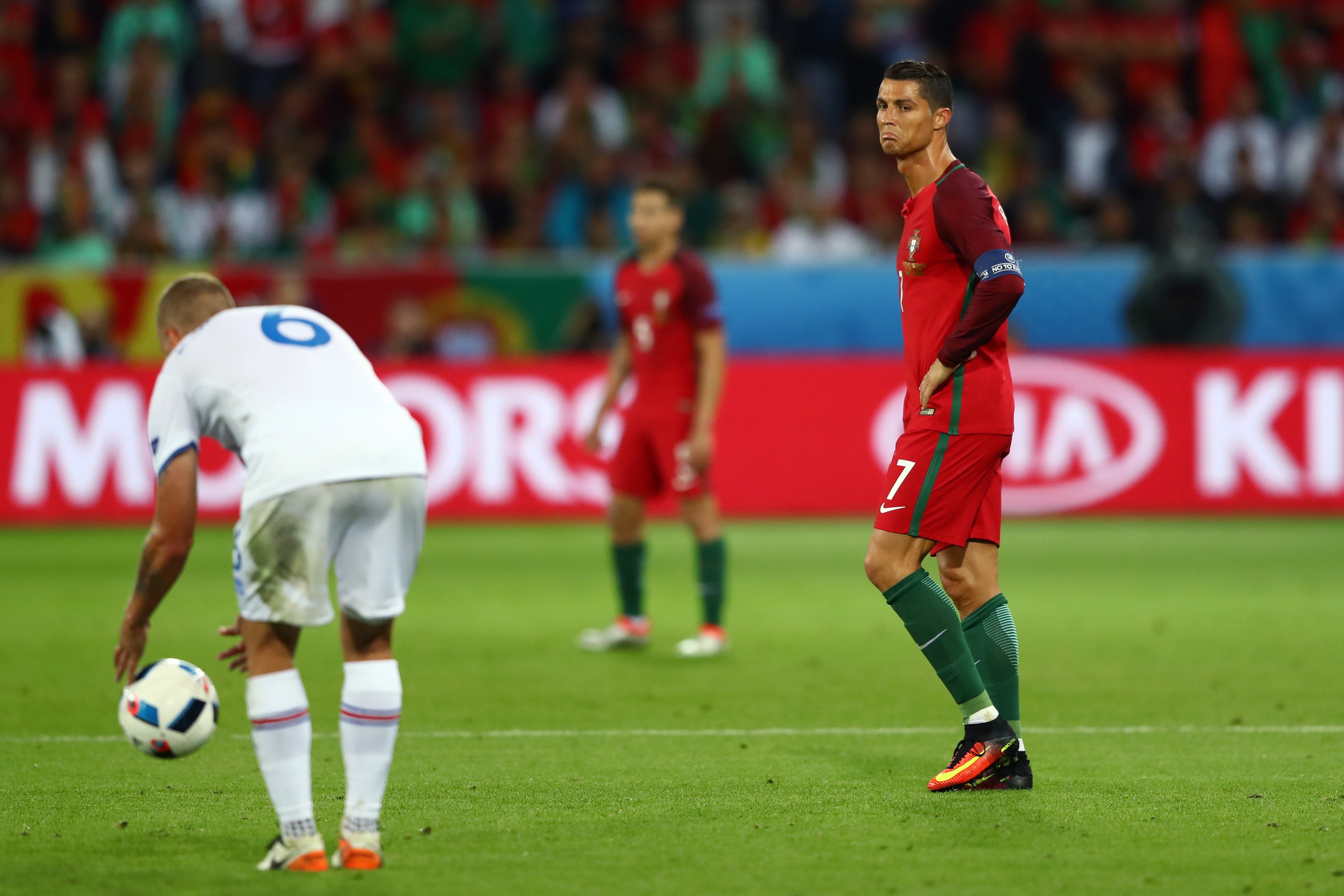 Islandia logra un histórico empate y destapa las carencias de Portugal Islandia logra un histórico empate y destapa las carencias de Portugal
