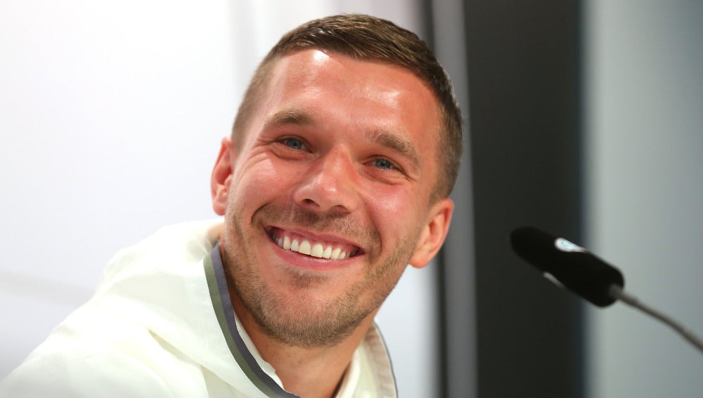 Podolski, en rueda de prensa
