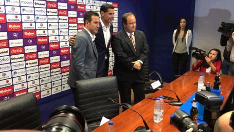 Presentaci&oacute;n de Fernando Hierro como entrenador del Real Oviedo