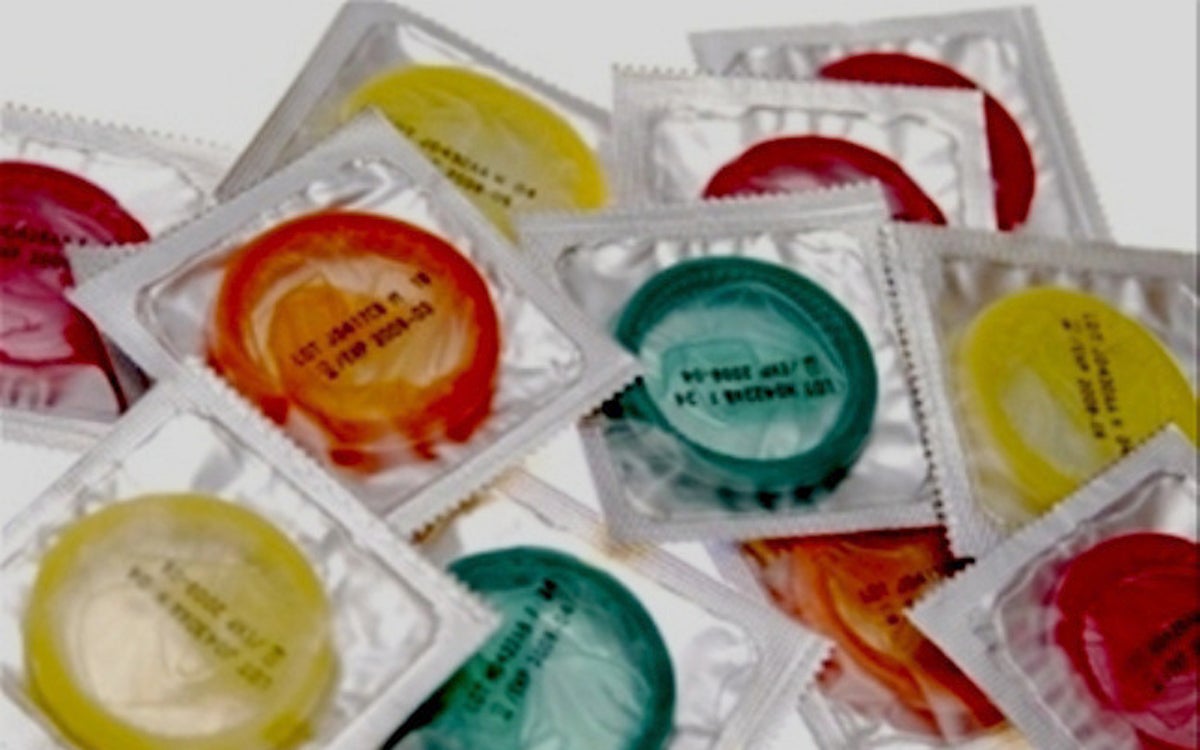 'El juego del muelle', la práctica sexual que, pese a su peligro, se extiende entre adolescentes españoles 'El juego del muelle', la práctica sexual que, pese a su peligro, se extiende entre adolescentes españoles