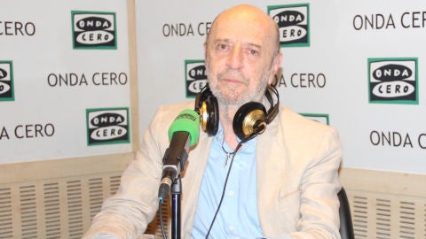 Andr&eacute;s Aberasturi durante una entrevista en los estudios de Onda Cero