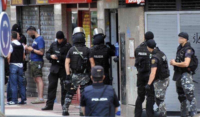 El policía atrincherado en Alcobendas sigue en el restaurante y ha disparado al aire El policía atrincherado en Alcobendas sigue en el restaurante y ha disparado al aire