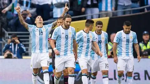 Víctor Cuesta celebra su gol ante Venezuela. Víctor Cuesta celebra su gol ante Venezuela.