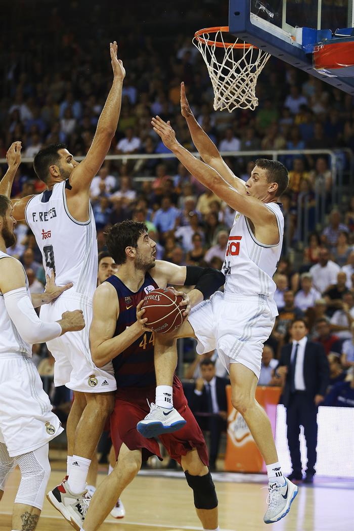 El Real Madrid se pone a un partido de ganar la Liga Endesa El Real Madrid se pone a un partido de ganar la Liga Endesa