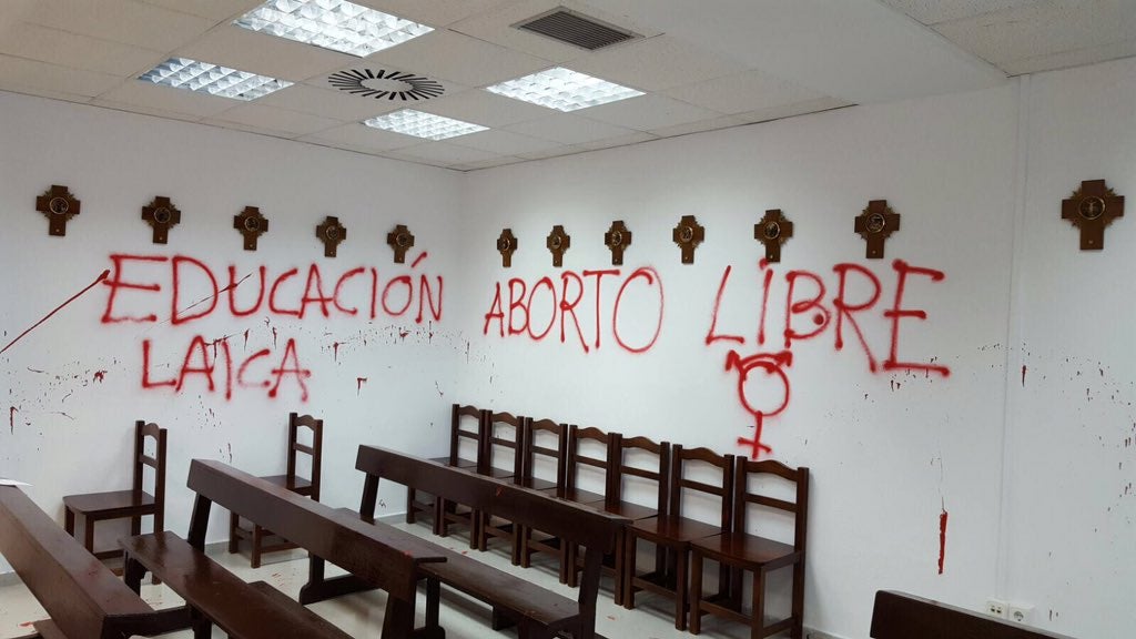 Investigan unas pintadas a favor del aborto en la capilla de la Universidad Autónoma Investigan unas pintadas a favor del aborto en la capilla de la Universidad Autónoma