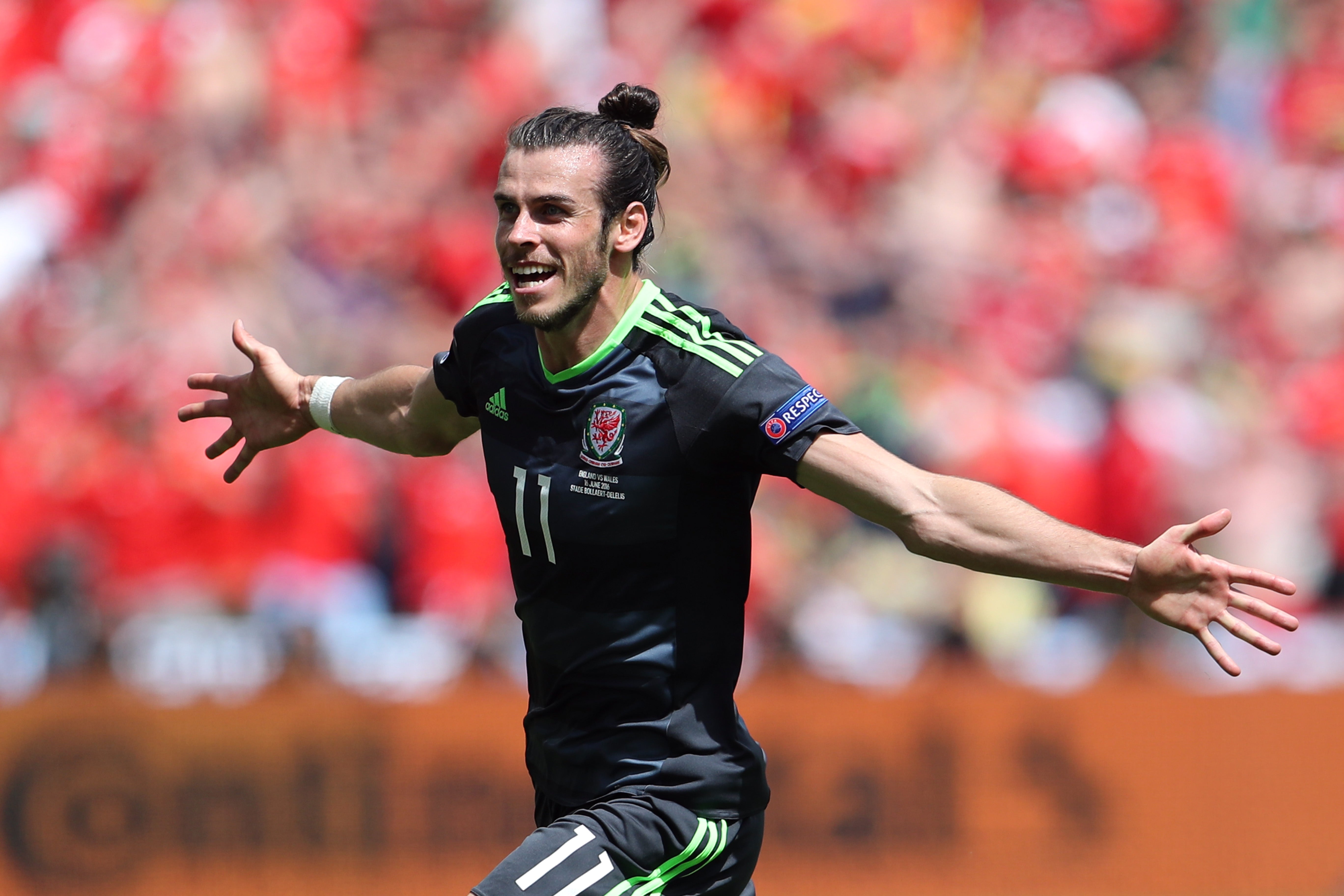 Golazo de Bale de falta, segundo que marca en la Eurocopa Golazo de Bale de falta, segundo que marca en la Eurocopa