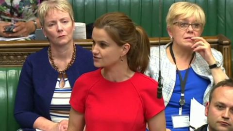 Conmoci&oacute;n en Reino Unido por el asesinato de la diputada laborista proeuropea Jo Cox