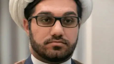 Taha, el clérigo que oficiaba matrimonios homosexuales en Irán Taha, el clérigo que oficiaba matrimonios homosexuales en Irán