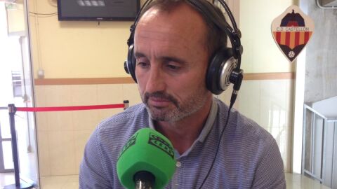 El t&eacute;cnico del Castell&oacute;n Kiko Ram&iacute;rez, en el programa especial de Onda Cero