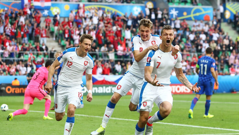 Necid celebra el empate definitivo ante Croacia
