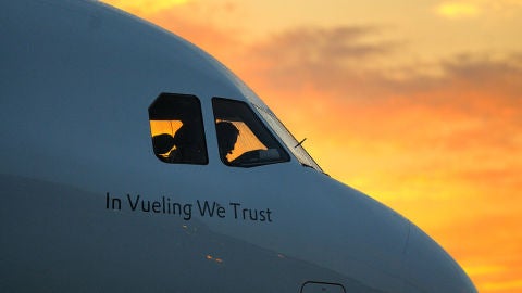 Avi&oacute;n 'In Vueling We Trust' de la aerol&iacute;nea espa&ntilde;ola