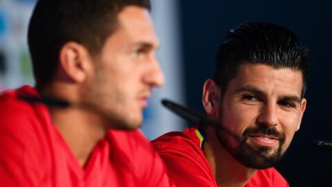 Nolito en rueda de prensa junto a Koke