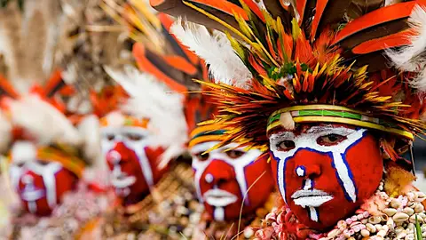 Una de las 1.000 culturas tribales distintas de Papua Una de las 1.000 culturas tribales distintas de Papua