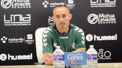 El entrenador del Castell&oacute;n, Kiko Ram&iacute;rez, convencido de que el domingo se va a ascender