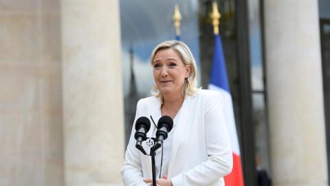 Marine Le Pen tras su reuni&oacute;n con Hollande
