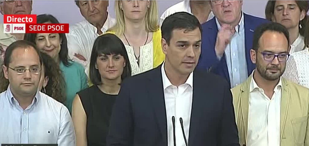 La tertulia: La estrategia del PSOE para permitir gobernar al PP La tertulia: La estrategia del PSOE para permitir gobernar al PP