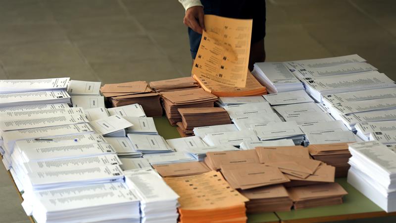 La participación a las 18:00 horas es del 51,21%, la más baja en democracia La participación a las 18:00 horas es del 51,21%, la más baja en democracia