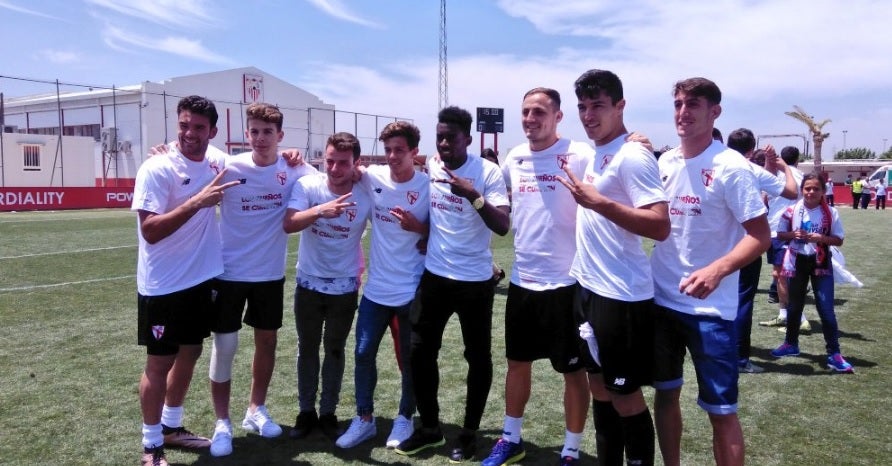 El Sevilla Atlético asciende a segunda división al imponerse al Lleida en los penaltis El Sevilla Atlético asciende a segunda división al imponerse al Lleida en los penaltis