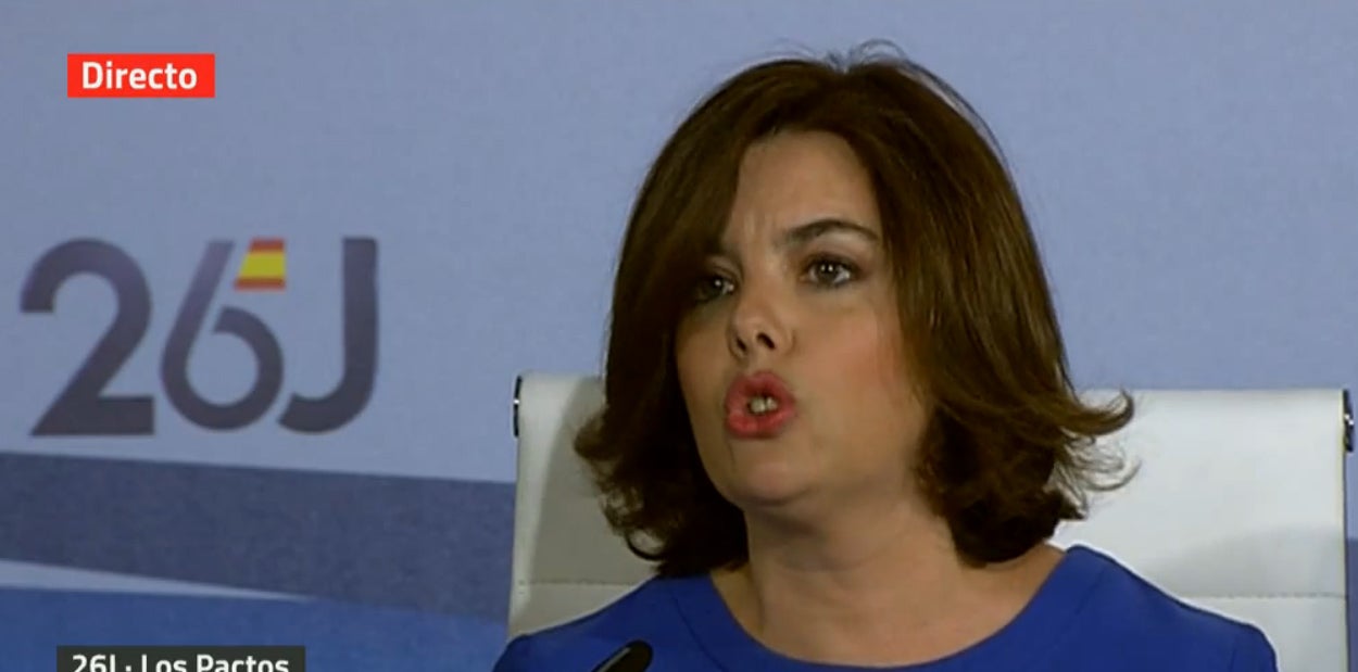Soraya Sáenz de Santamaría: "El PP ha ganado las elecciones y arroja 137 escaños" Soraya Sáenz de Santamaría: "El PP ha ganado las elecciones y arroja 137 escaños"