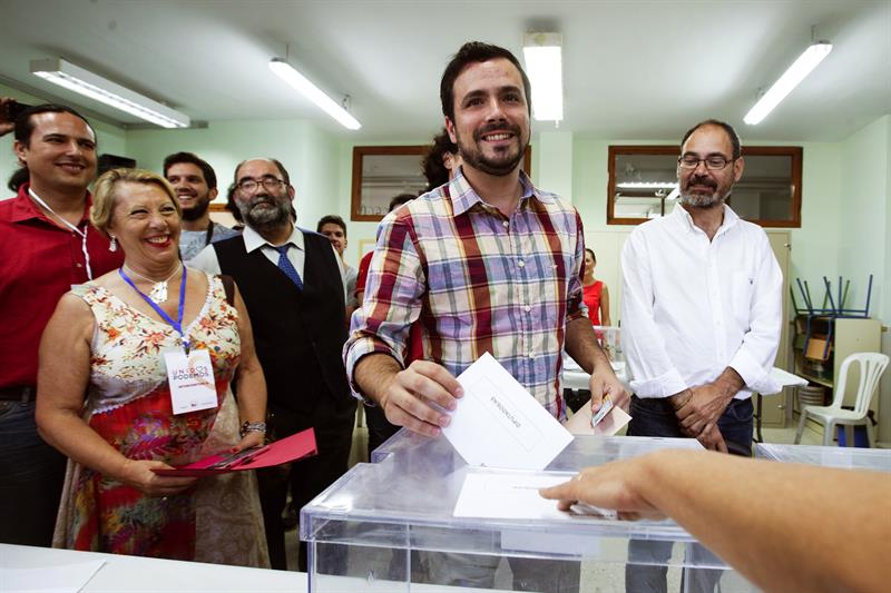Alberto Garzón: "Cuanta más gente vote, más asegurado estará el cambio histórico en España" Alberto Garzón: "Cuanta más gente vote, más asegurado estará el cambio histórico en España"