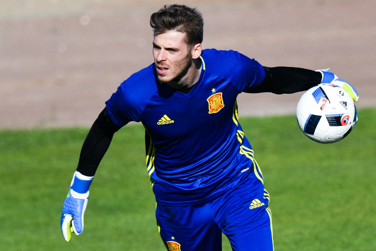 De Gea: "Buffon es una leyenda viva y un ídolo para cualquier portero" De Gea: "Buffon es una leyenda viva y un ídolo para cualquier portero"