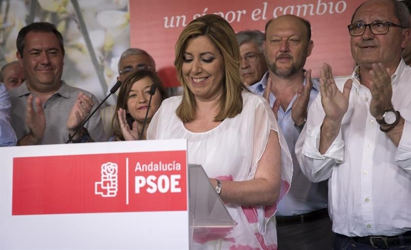 Susana Díaz: "La mera hipótesis de pactar con Podemos ha restado credibilidad al PSOE" Susana Díaz: "La mera hipótesis de pactar con Podemos ha restado credibilidad al PSOE"
