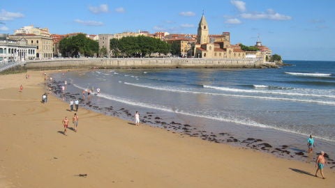 Playa de San Lorenzo (Gij&oacute;n)