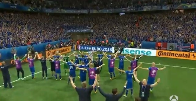 Espectacular celebración de Islandia tras su pase a cuartos de final Espectacular celebración de Islandia tras su pase a cuartos de final