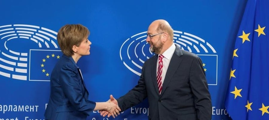 El Presidente del Parlamento Europeo, el alemán Martin Schulz, y la ministra principal escocesa, Nicola Sturgeon El Presidente del Parlamento Europeo, el alemán Martin Schulz, y la ministra principal escocesa, Nicola Sturgeon