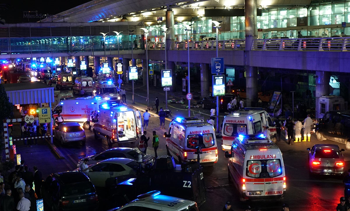 Turquía detiene a 13 personas en relación con el atentado suicida en Estambul Turquía detiene a 13 personas en relación con el atentado suicida en Estambul