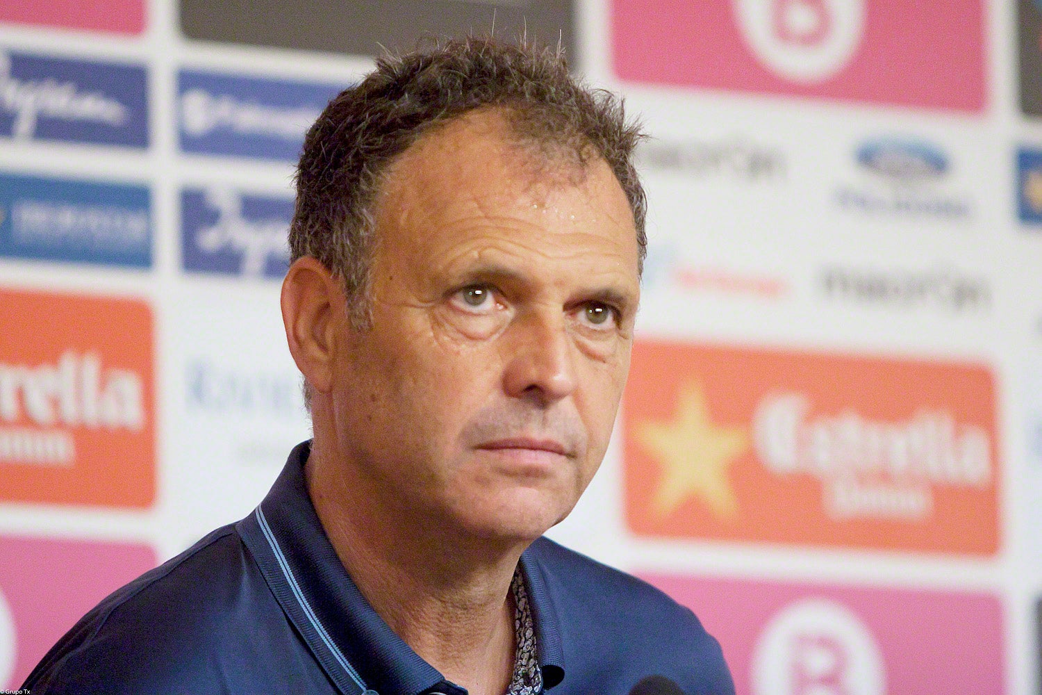 Caparrós, sobre el Sevilla: "Nunca me he escondido y no se sabe que puede pasar en el futuro" Caparrós, sobre el Sevilla: "Nunca me he escondido y no se sabe que puede pasar en el futuro"