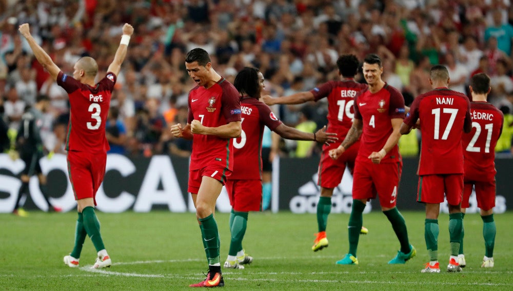 Los jugadores de Portugal celebran el pase a semifinales