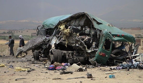 Al menos 38 muertos y 40 heridos en un doble atentado suicida en Kabul Al menos 38 muertos y 40 heridos en un doble atentado suicida en Kabul