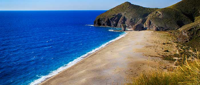 Sin rastro del joven desaparecido en la Playa de los Muertos Sin rastro del joven desaparecido en la Playa de los Muertos