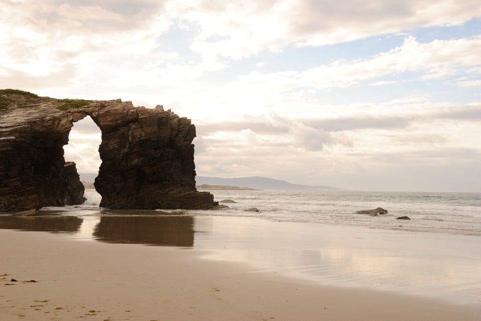 Un experto advirtió hace meses de los riesgos del "exceso" de visitantes en la Playa de las Catedrales Un experto advirtió hace meses de los riesgos del "exceso" de visitantes en la Playa de las Catedrales