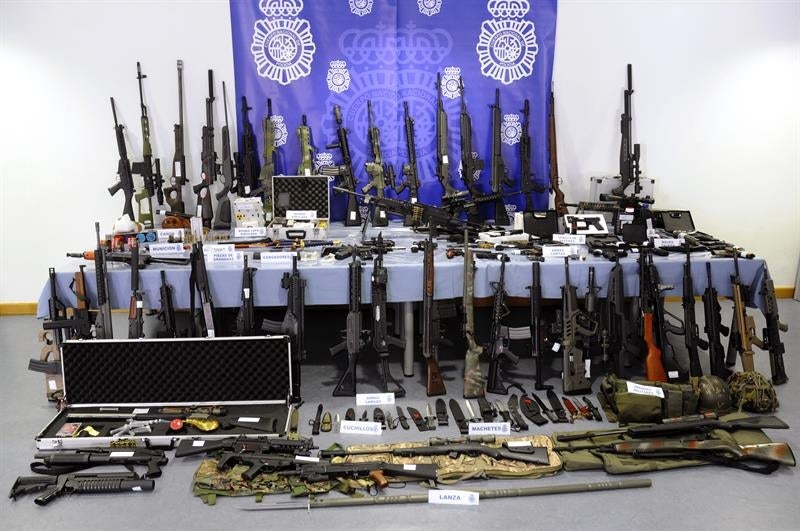 La Policía desmantela un taller clandestino de fabricación de armas y se incauta de arsenal La Policía desmantela un taller clandestino de fabricación de armas y se incauta de arsenal