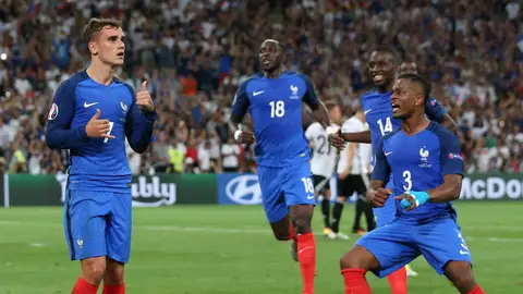 Griezmann bailando en la celebración de su gol Griezmann bailando en la celebración de su g