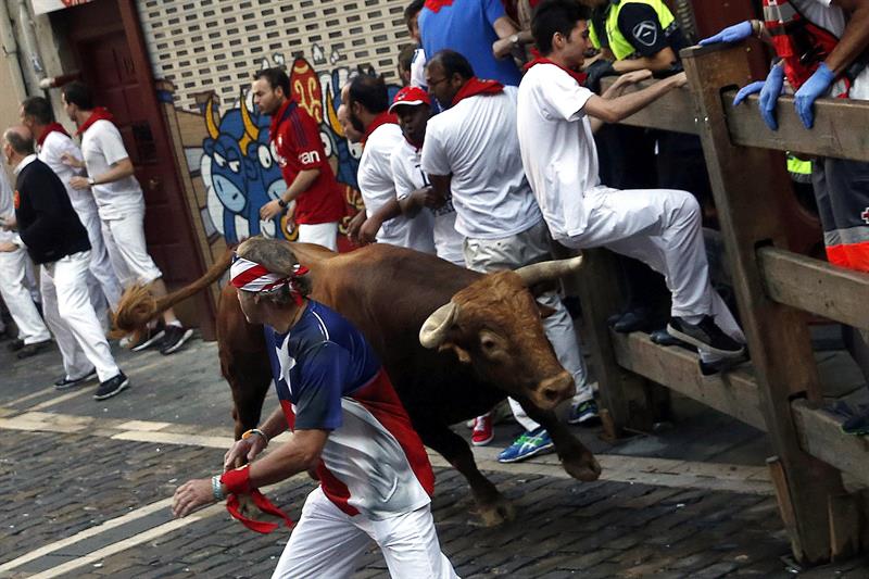 Al menos cinco heridos por asta de toro en un segundo encierro largo y muy peligroso Al menos cinco heridos por asta de toro en un segundo encierro largo y muy peligroso