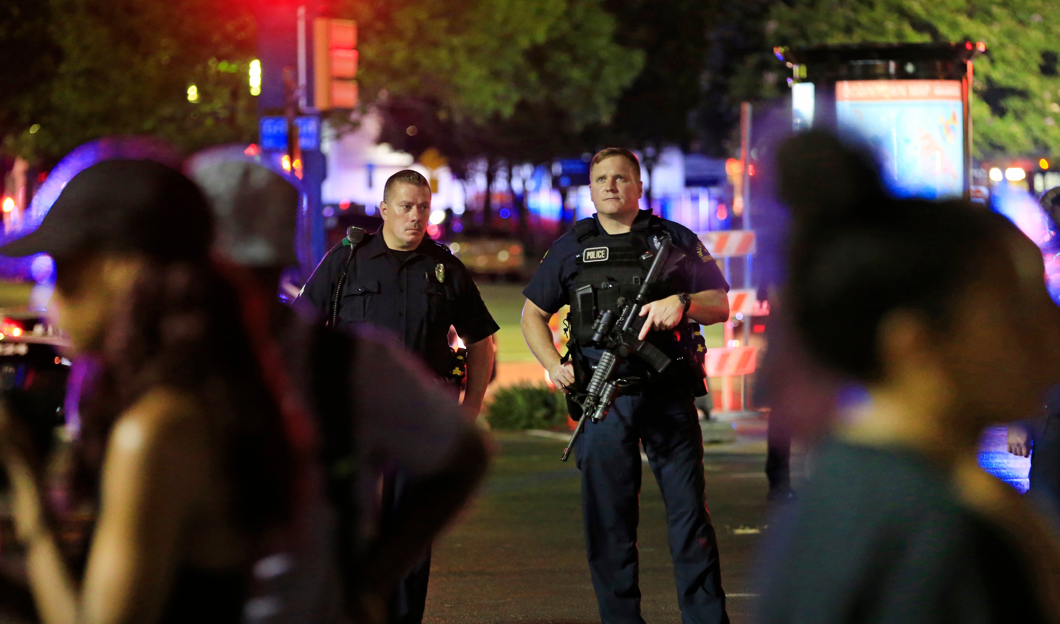 Cuatro policías muertos y siete heridos en una manifestación contra la violencia policial en Dallas Cuatro policías muertos y siete heridos en una manifestación contra la violencia policial en Dallas