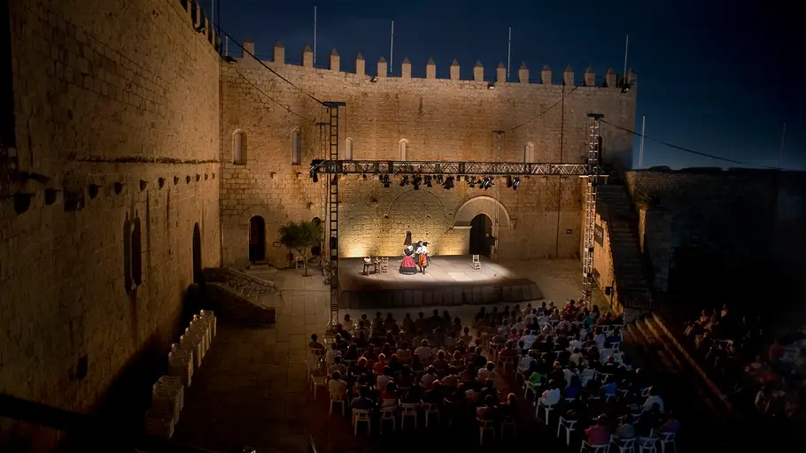 TEATRO PEÑISCOLA PEÑISCOLA